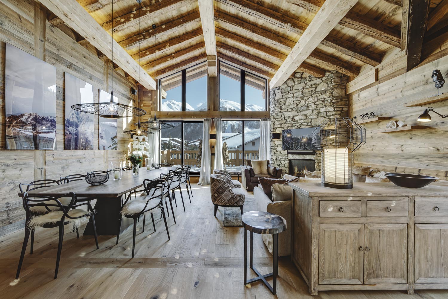 Chalet Rocca Penthouse - Luxury Chalet - HipHideouts - Living Room with View on Solaise - Val d'Isère - View on the Mountains